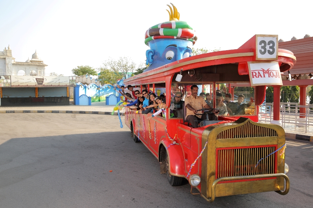 Pick up and drop off services at Ramoji Film City Hyderabad